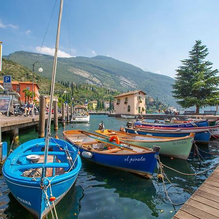Paulie Apartment - Happy Rentals Riva del Garda Eksteriør billede