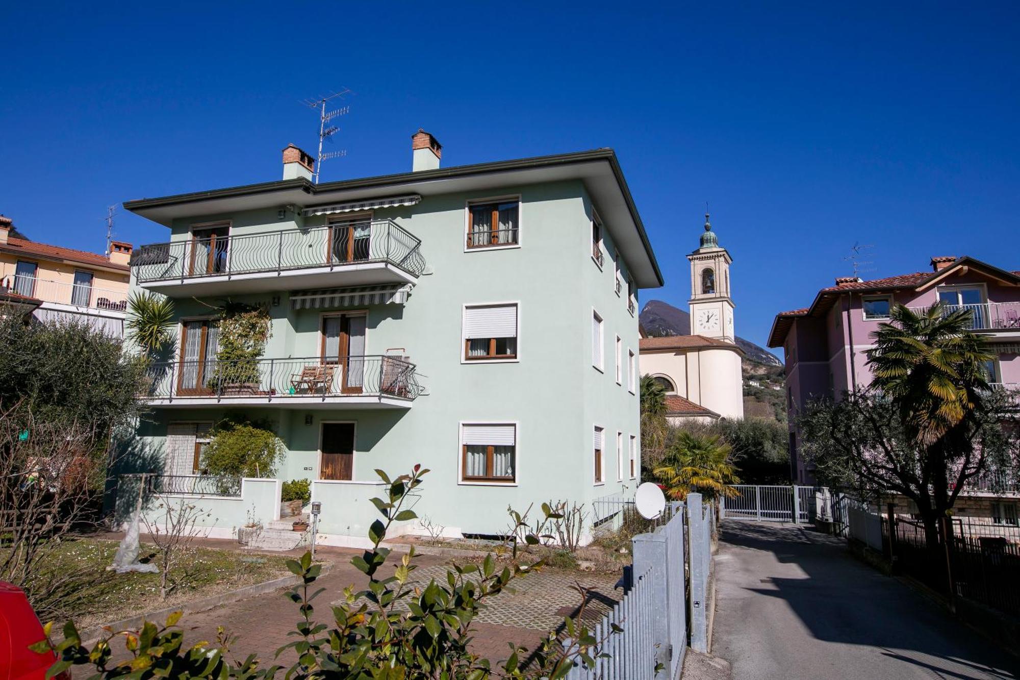 Paulie Apartment - Happy Rentals Riva del Garda Eksteriør billede