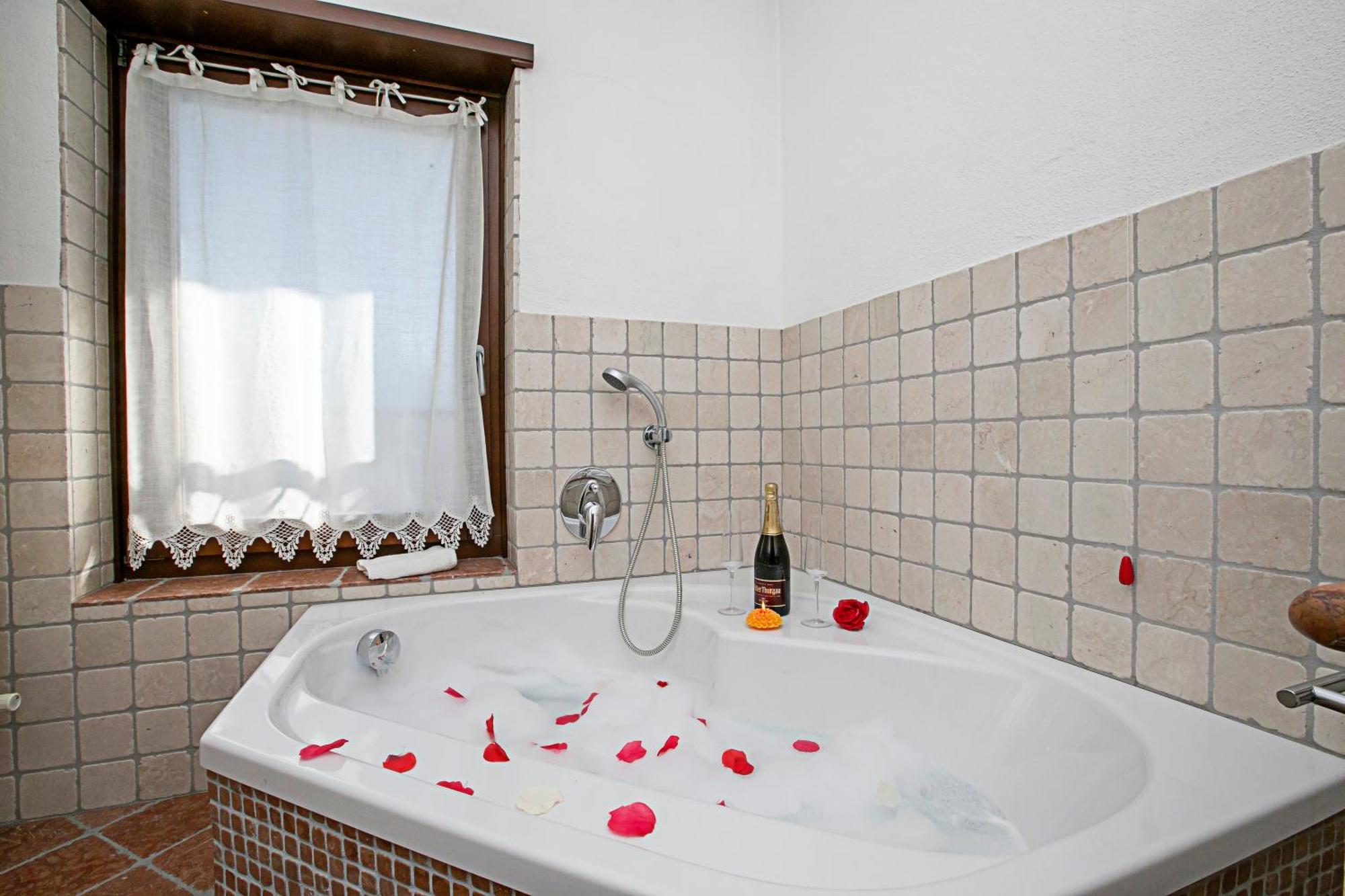 Paulie Apartment - Happy Rentals Riva del Garda Eksteriør billede
