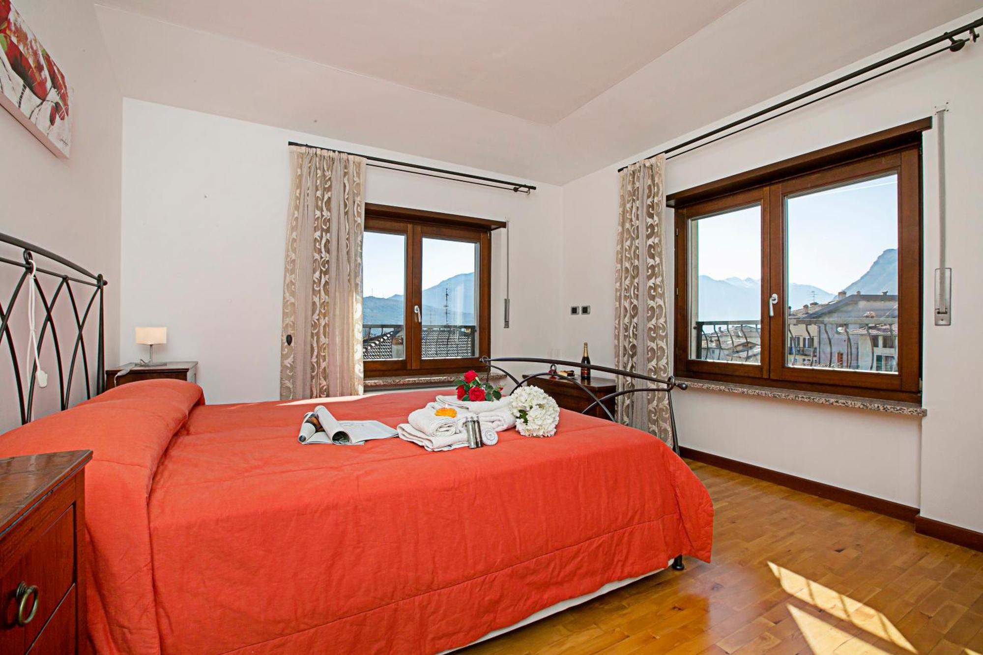 Paulie Apartment - Happy Rentals Riva del Garda Eksteriør billede